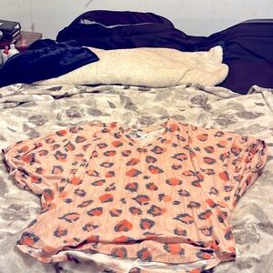 Short sleeve blouse. Pink. Size L